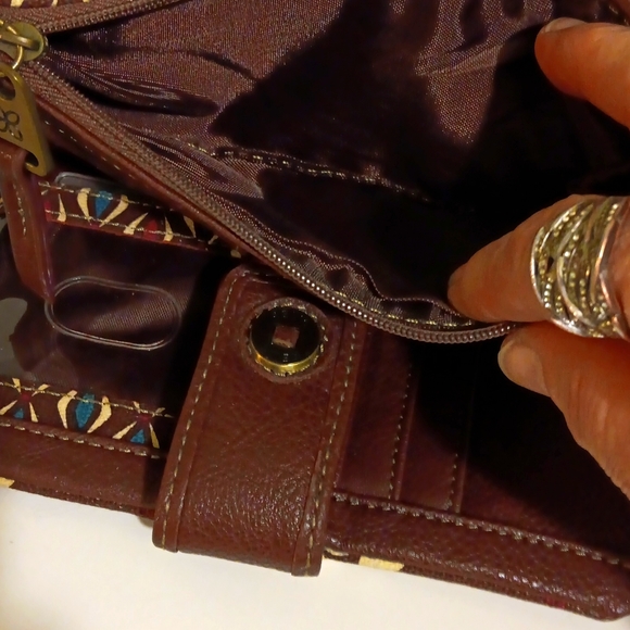 Relic Lg Bifold Wallet Zippy/Snap Sister to Fossil NWOT - Picture 3 of 4